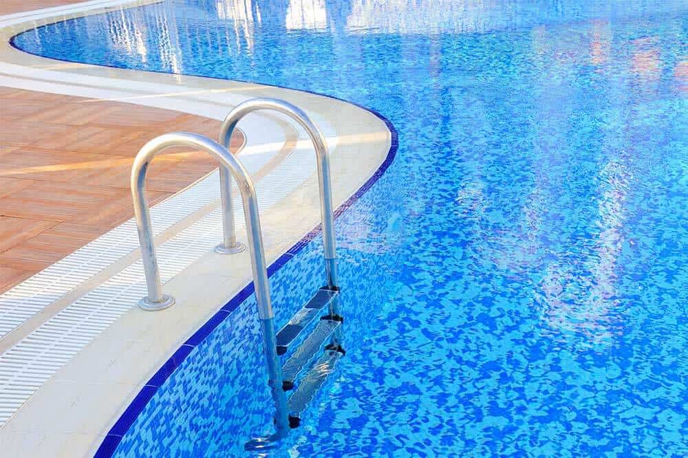 Flex 2 outdoor pool flex curved white