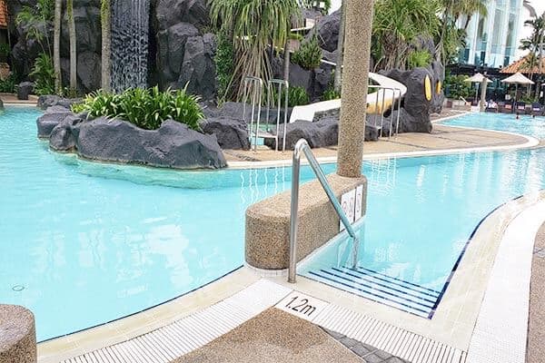 Flex Hilton Hotel Pool
